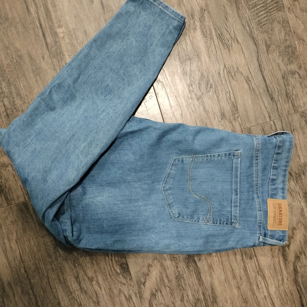 Signature Blue Straight Jeans Classic Fit Distressed Ladies Sz 18